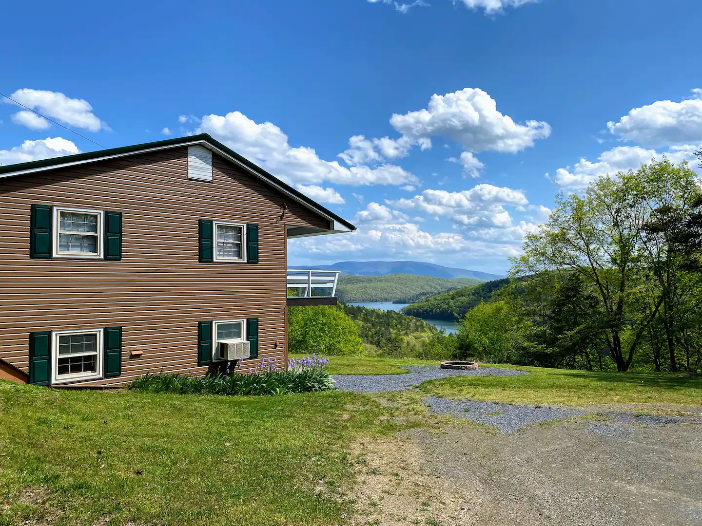 Lakeview Lodge on Lake Moomaw Visit Bath County